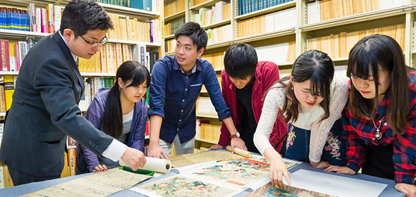 日本文学科
